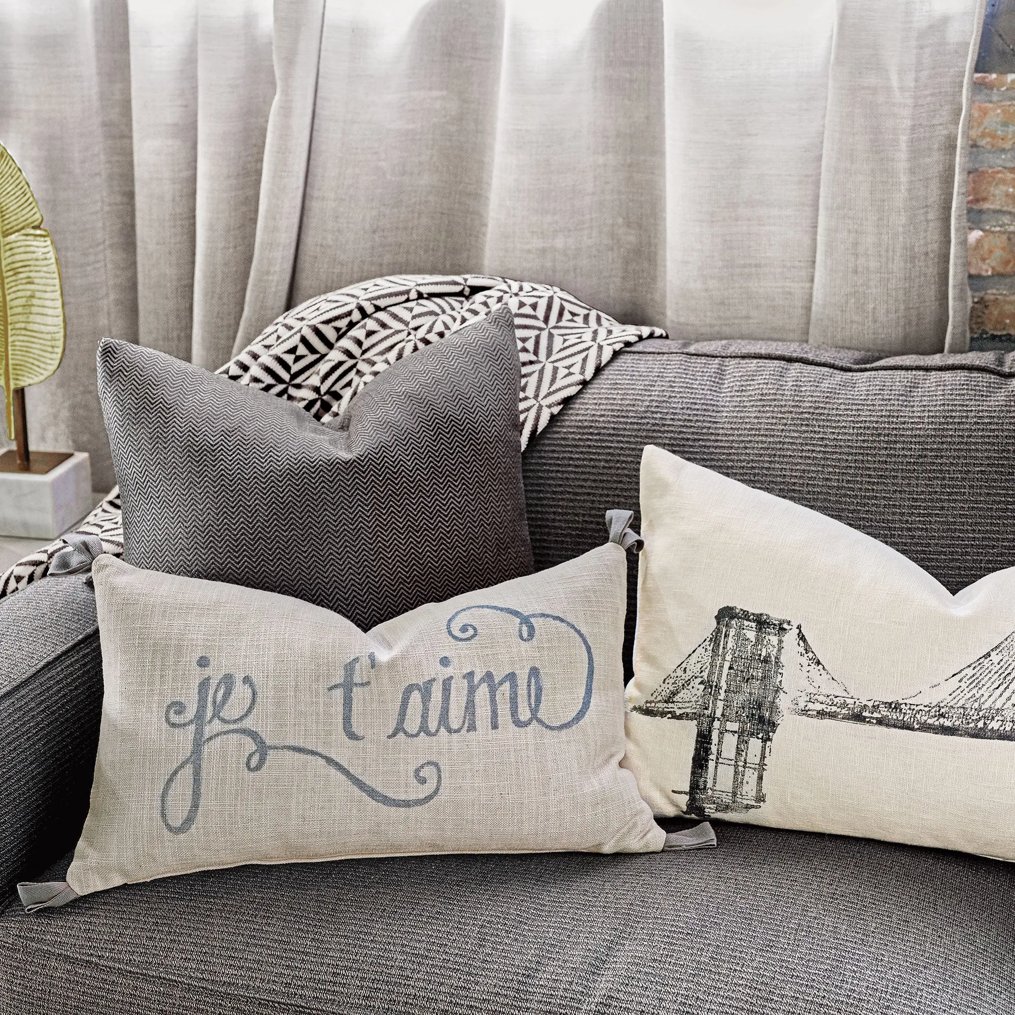 Neutral Linen Blend 'Je T'aime' Decorative Pillow Cover 13x22