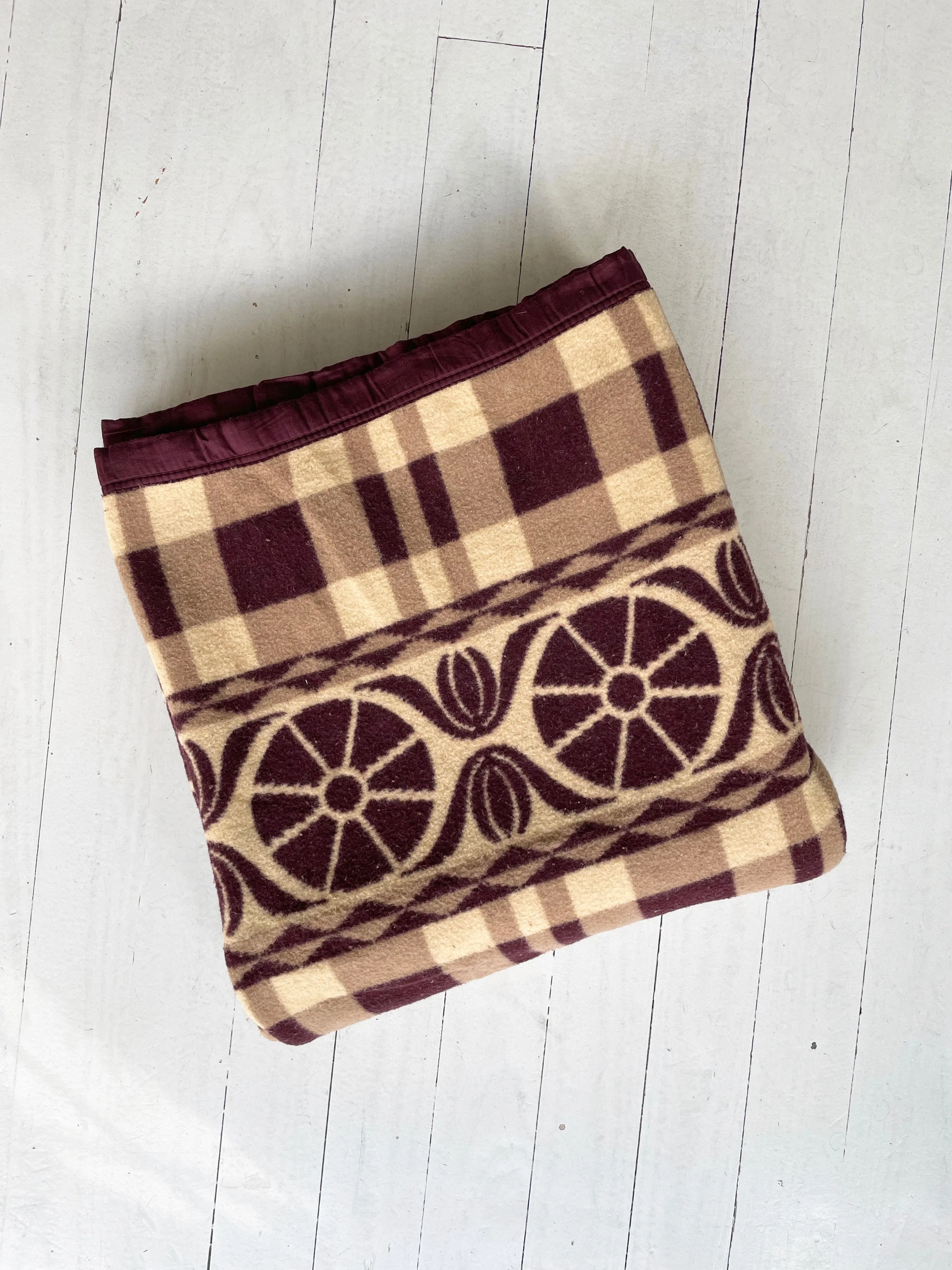 SALE | 1920s Vintage Beacon Camp Blanket