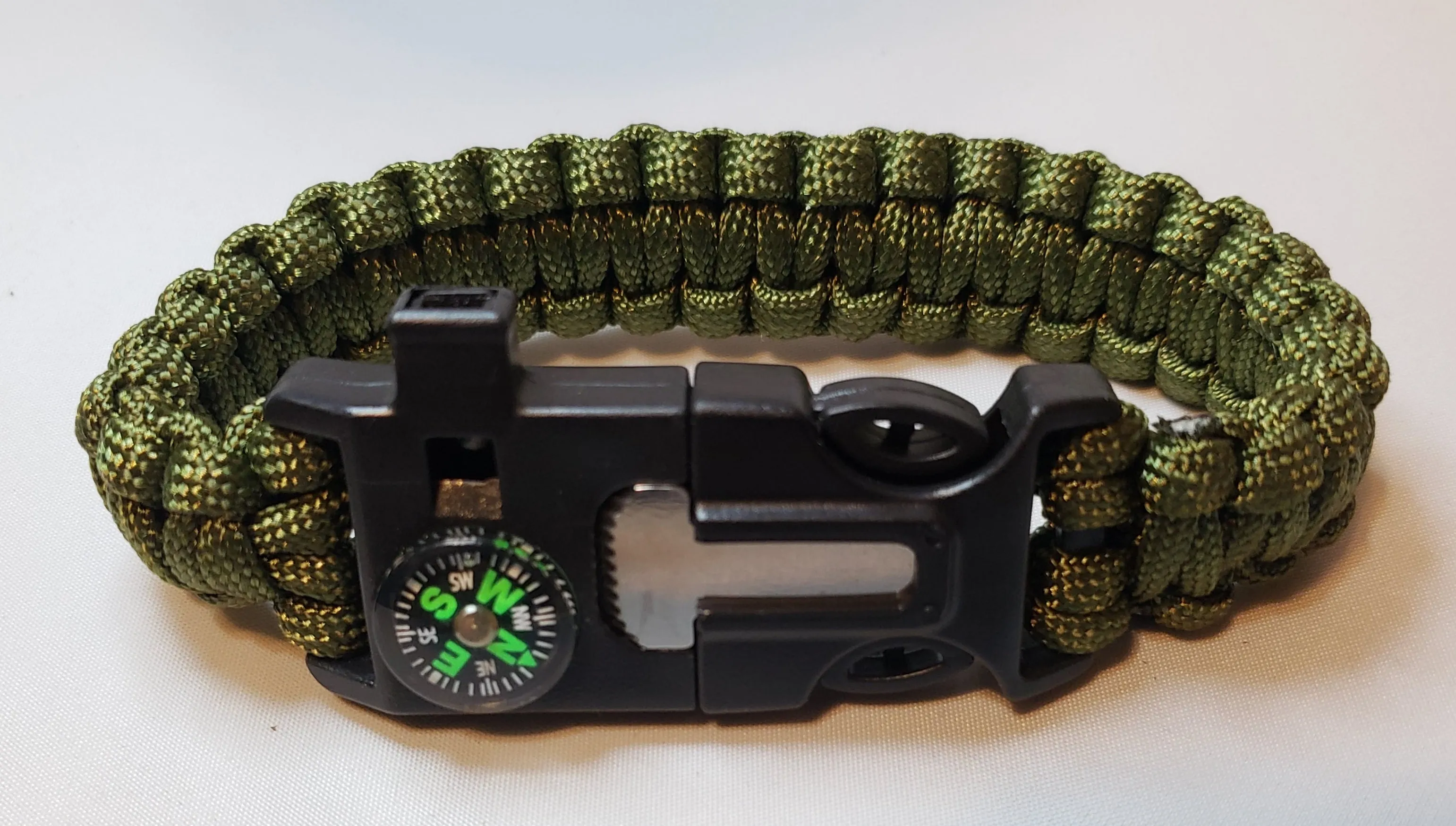 SURVIVAL BRACELET. 5 in 1 with Paracord, Compass, Fire Starter, Whistle & Scraper/Knife. 8.5" in various colors 