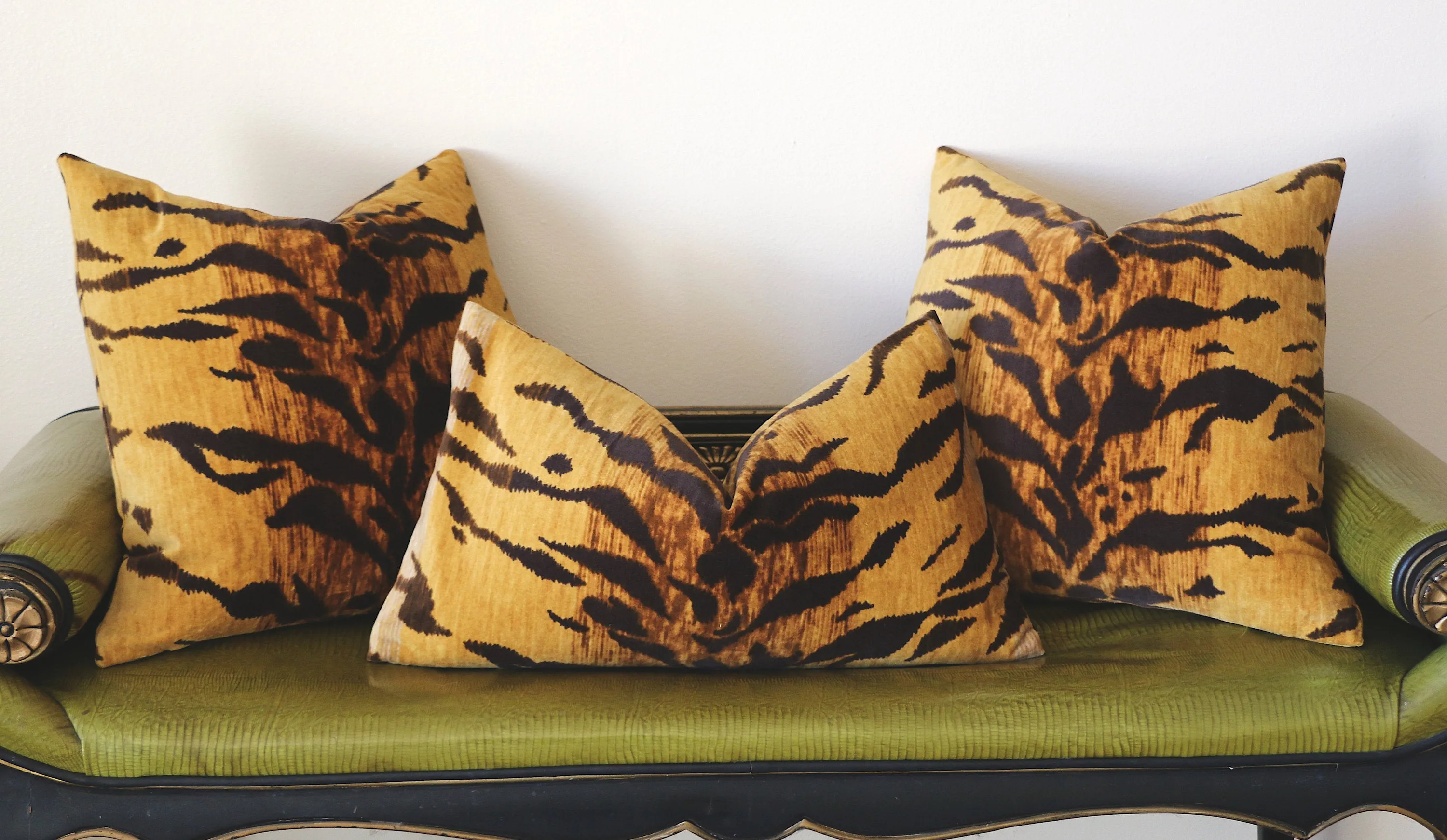 Tigre Velvet Cushion Cover / Velvet Cheetah Pillow / Animal Print ZIPPER Pillow Cover / Jamil Natural / Hollywood Regency Pillow Cover