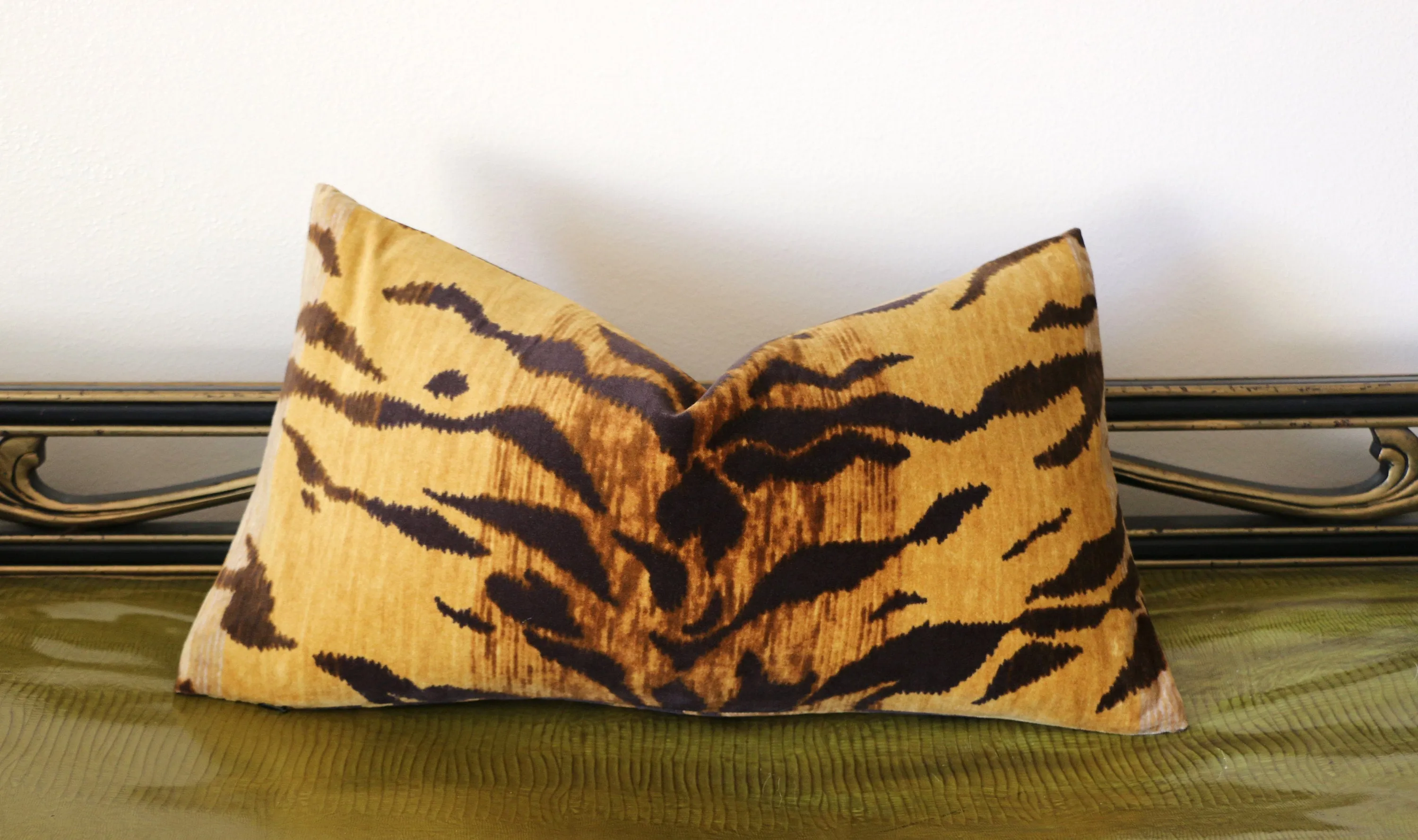 Tigre Velvet Cushion Cover / Velvet Cheetah Pillow / Animal Print ZIPPER Pillow Cover / Jamil Natural / Hollywood Regency Pillow Cover