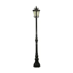 Traditional Stately Lantern Lamp Post