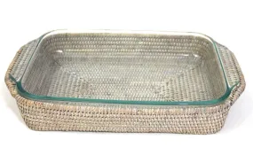 White Rattan with Pyrex 3 Quart Baking Tray